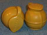 Guernsey shakers glazed matte yellow